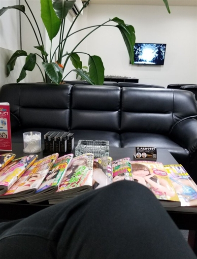 ティアラの店内
